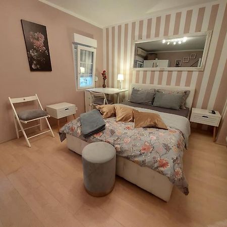 זאגרב Apartment Bonjour, 5Th Floor, No Elevator מראה חיצוני תמונה